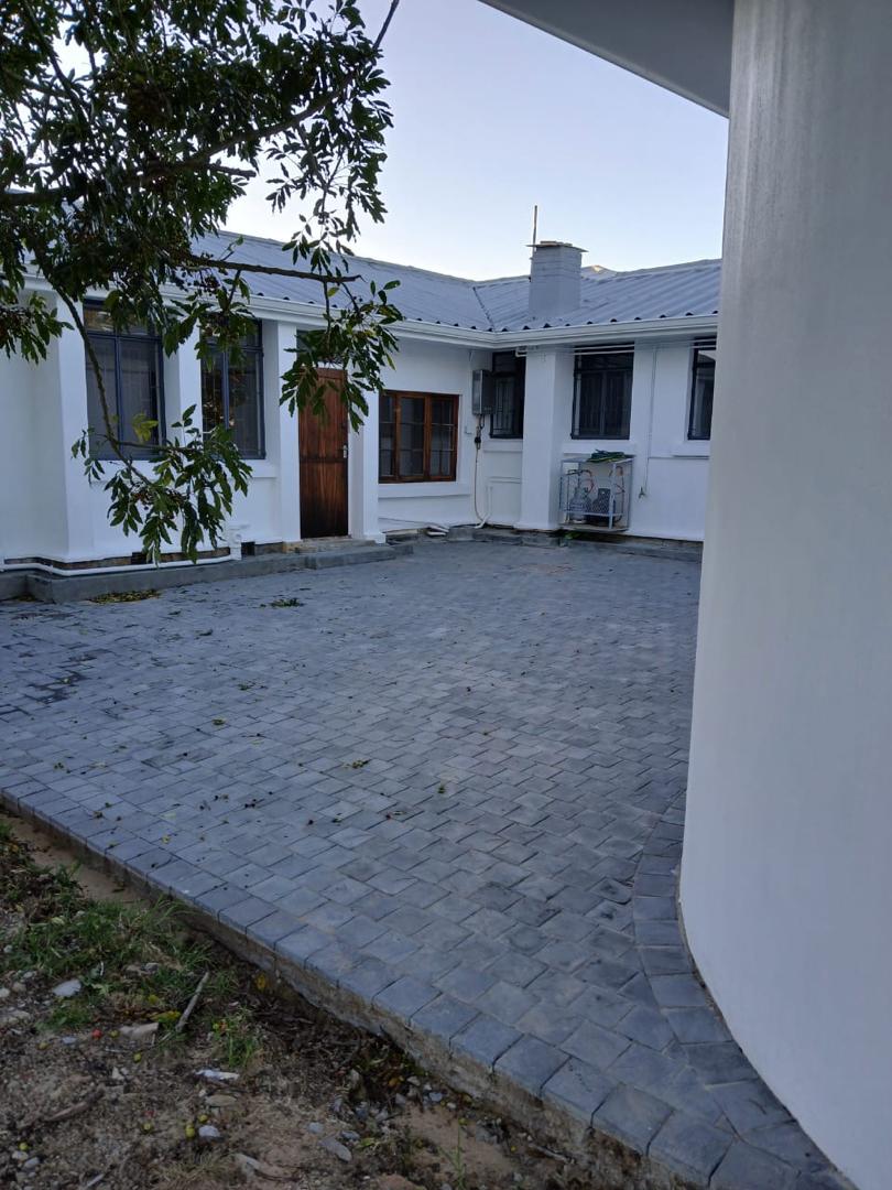 To Let Commercial Property for Rent in Rondevlei Western Cape